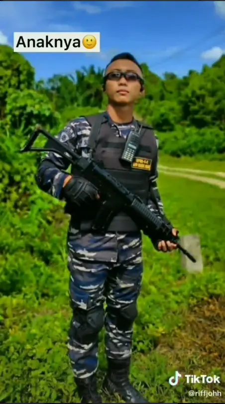 Anak Penjual Rumput Jadi Prajurit TNI AL rifian